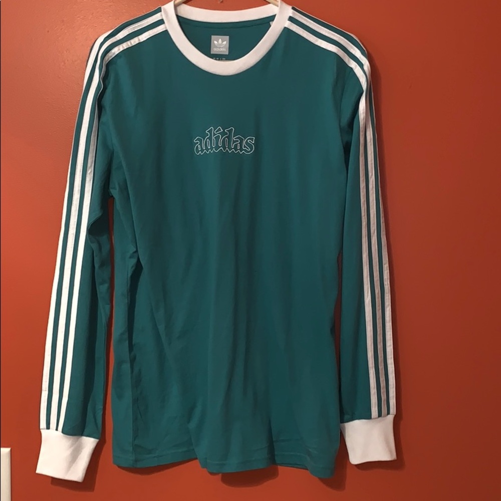 Women’s Adidas shirt